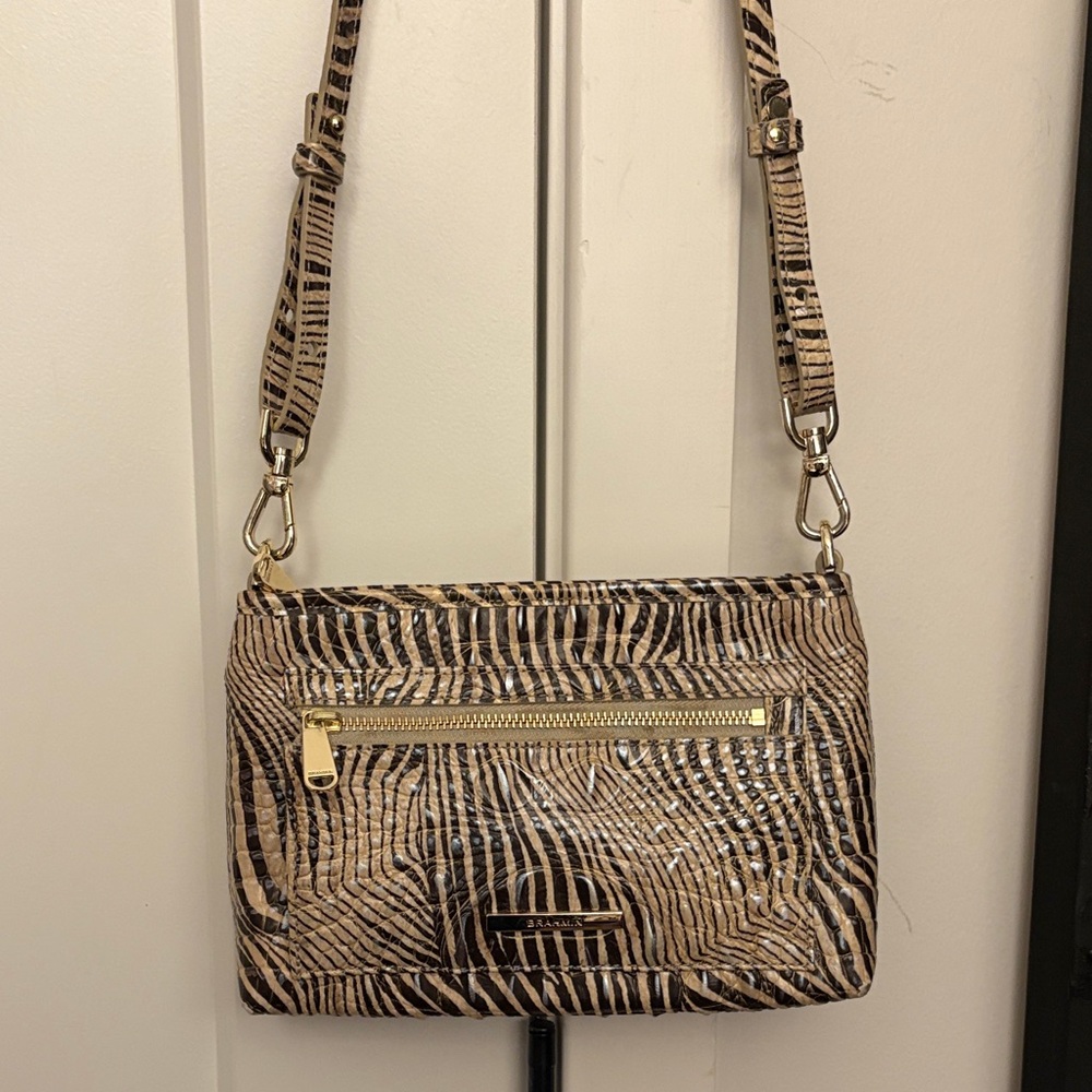 Elegant Zebra Pattern Crossbody Bag